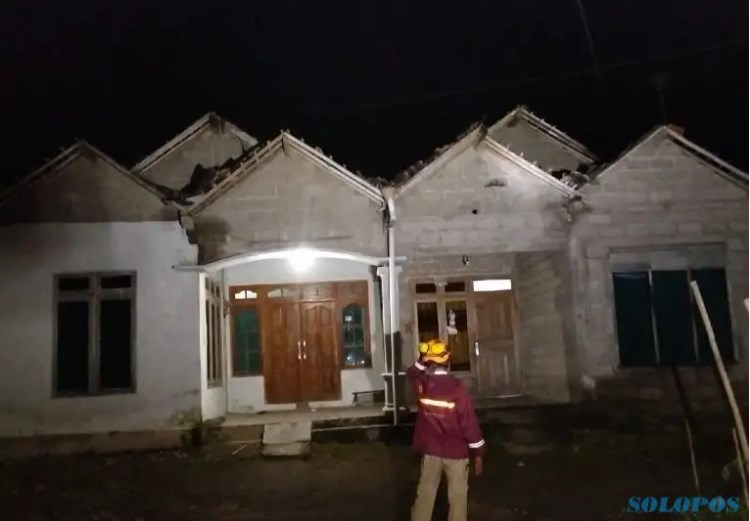 Rumah warga Desa Gedangan dan Sukabumi di terjang angin puting beliung. Sumber foto : Isitimewa/BPBD Boyolali