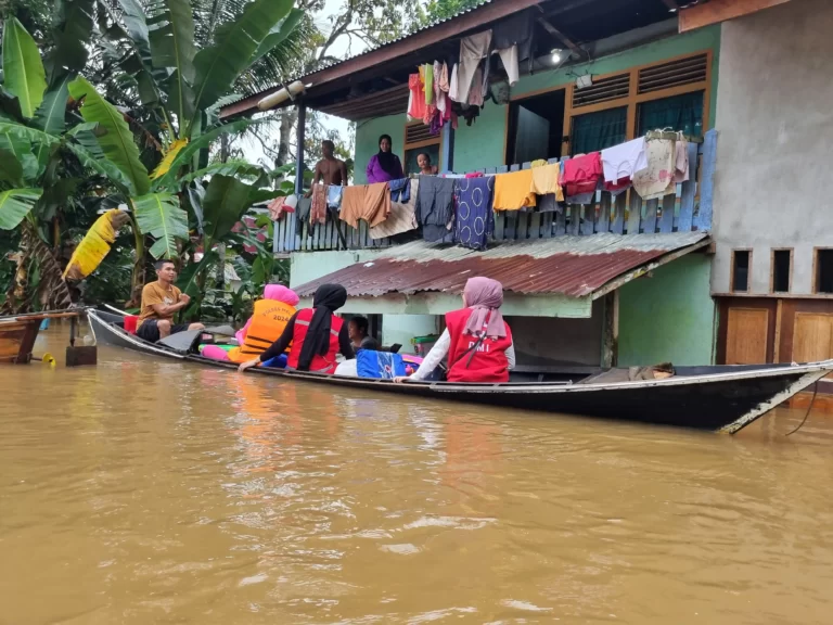 Banjir rendam 4 kecamatan di Kabupaten Melawi