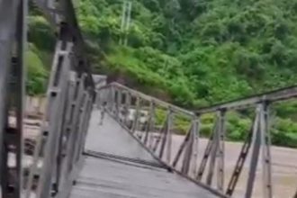 Keterangan : Jembatan Termanu Desa Manubelon nyaris mbruk akibat banjir Sumber foto: Istimewa