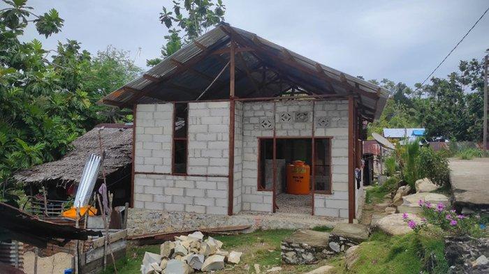 Pembangunan Rumah Layak Huni di Kampung Norumber, Pulau Panjang, Kabupaten Fakfak, Papua Barat, Sumber Foto: Dok. Tribun Papua Barat