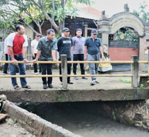 Keterangan foto : Banjir besar yang menghantam Desa Kalibukbuk Sumber foto : istimewa