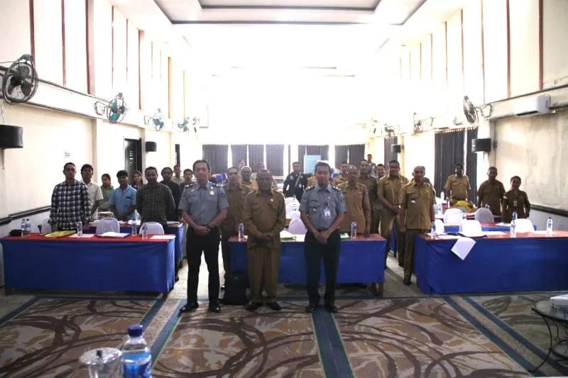 Kantor Imigrasi Kelas II TPI Atambua melakukan sosialisasi tentang desa binaan sadar hukum keimigrasian di TTU, NTT. Sumber foto: AntaraNTT