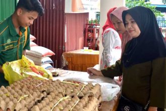 Warga saat meramaikan Bazar Murah yang digelar oleh KKSPN. Sumber foto: www.mjnews.id