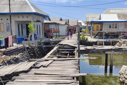 keterangan foto: foto jembatan desa bajo, sumber foto: Amran Mustar Ode/SULTRAKINI.COM