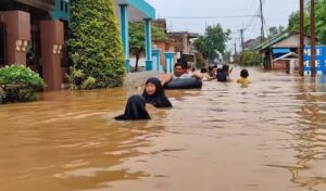 Banjir melanda 11 desa di Pasuruan dengan ketinggian 1,75 meter. Sumber : Artik.id