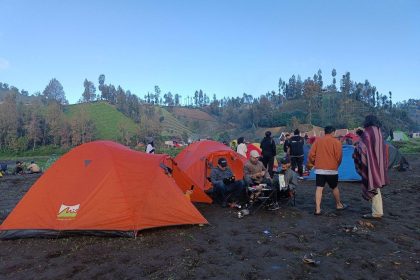 Masyarakat memadati objek wisata di Kabupaten Lumajang saat lebaran. Sumber Foto: Dok. Pribadi