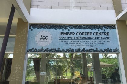 Jember Coffee Centre di Desa Kemiri. Sumber Foto : Penulis