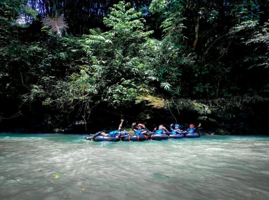 Pacu Adrenalin Lewat Permainan Susur Sungai di Desa Wisata Karangbayat