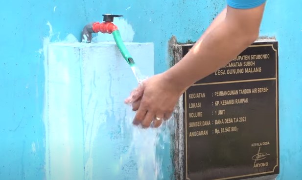 Berada Di Kabupaten ‘Kering’, Desa Gunung Malang Berhasil Kembangkan Sumber Air Bersih Tandon air bersih Desa Gunung Malang, Kecamatan Suboh, Kabupaten Situbondo. Sumber foto: Istimewa