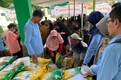 Warga Bojonegoro Rasakan Manfaat Gerakan Pangan Murah Jelang Lebaran, Harga Kebutuhan Pokok Terjangkau. Sumber Foto : bojonegorokab.go.id