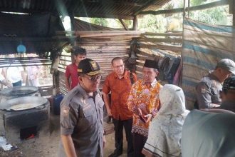 Bappelitbangda Pasaman Barat bersama Balitbang Provinsi Sumatera Barat (Sumbar) saat berkunjung ke Kabupaten Mukomuko, Provinsi Bengkulu. Sumber foto: padang.tribunnews.com