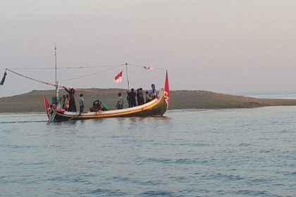 gundukan pasir di Pulau Gili Raja tepatnya di Desa Banmaleng Kecamatan Gili Genting, Sumenep, Sumber foto : firmansyah
