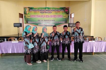 Pengurus BUM Desa Seroja. Sumber foto: Instagram @tania_mayangsari