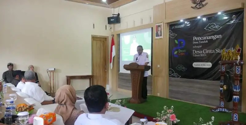 Pencanangan Desa Cinta Statistik (Cantik) oleh BPS Boyolali di aula kantor desa setempat. Sumber: (Istimewa/Diskominfo Boyolali)