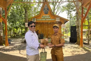 Kunjungan tim penilai provinsi ke BUM Desa Usaha Mulia di Desa Balida, Kecamatan Paringin.