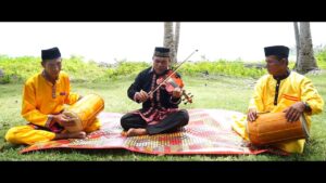 Kesenian Nandong Smong. Sumber: Youtube/AmondayaID