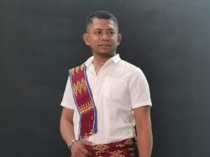 Carles Bising selaku Kades Letbaun Kecamatan Semau, Kabupaten Kupang, Provinsi NTT. Sumber Foto: Istimewa