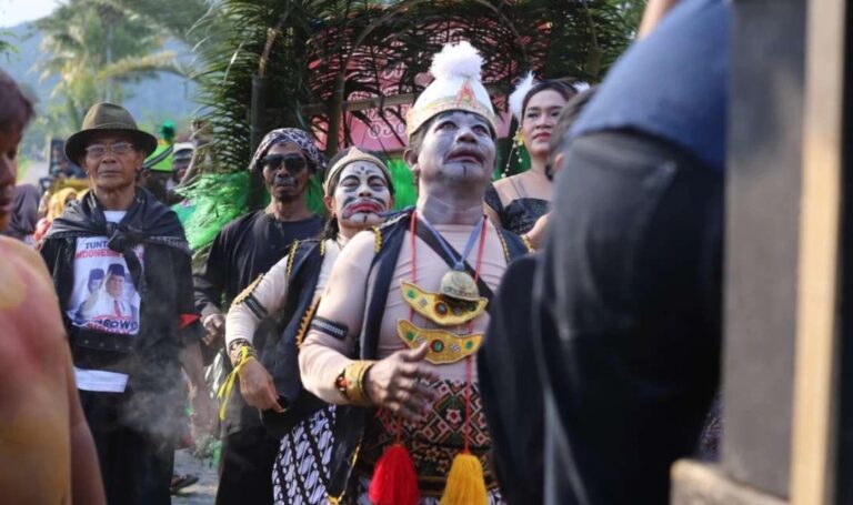 Gelaran Bersih Desa menandai diresmikannya Balai Kesenian di Desa Jurug, Kecamatan Soko oleh Bupati Ponorogo, Sugiri Sancoko. Foto : dok. Kominfo ponorogo