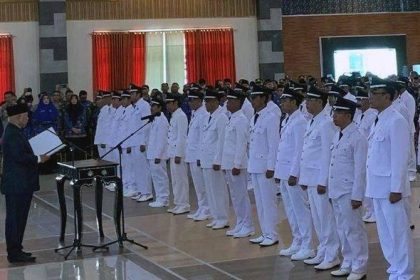 Ilustrasi pelantikan ratusan kepala kades di Lombok timur. Sumber Foto: Istimewa