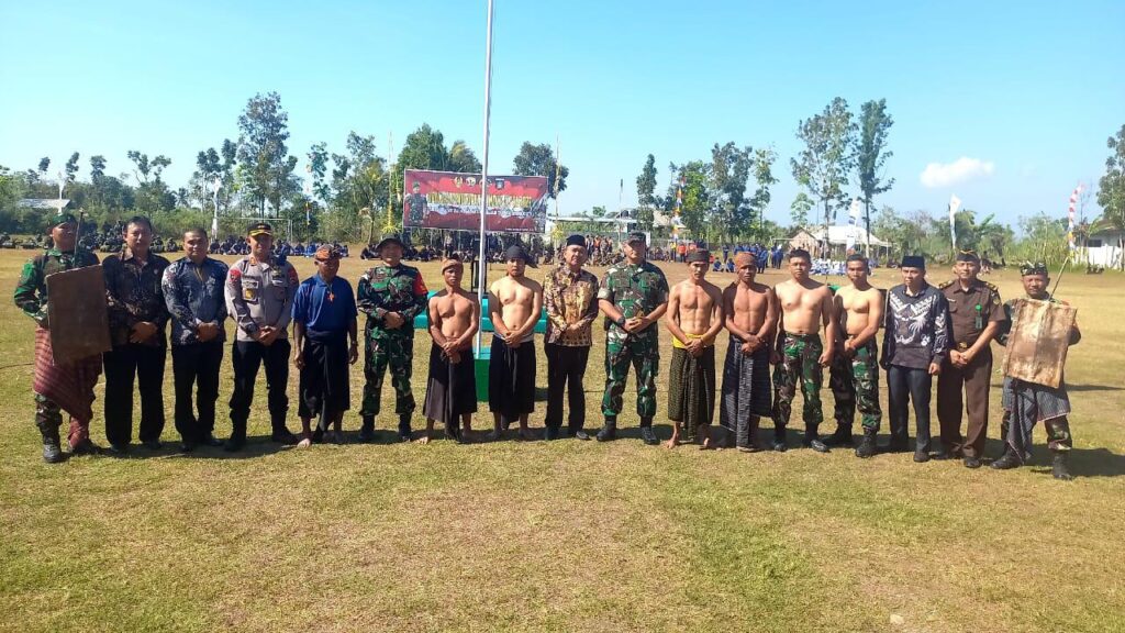 Mengenal Tradisi Peresean Suku Sasak di Pulau Lombok