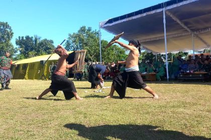 Tradisi Paresean, tradisi khas Suku Sasak di Lombok. Sumber Foto: Dok. Kodam IX/Udayana