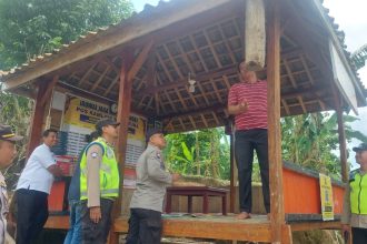 Pos Kamling Desa Gunung Tiga, Kecamatan Muaradua, Kabupaten OKU Selatan berhasil mewakili Kecamatan mengikuti Lomba Pos Kamling Tingkat Kabupaten. Sumber foto: harianokuselatan.bacakoran.co