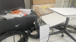 Perangkat internet Starlink di Pustu Bungbungan diletakkan di salah satu ruang rawat pasien. Sumber Foto: Istimewa