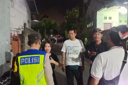 Perangkat Desa Tegal Kertha, Kecamatan Denpasar Barat, Kota Denpasar, kembali menggelar pendataan penduduk non permanen menyasar dusun Graha Santhi. Sumber Foto: barometerbali