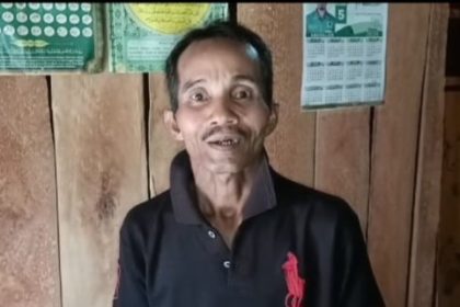 Herianto, warga Desa Srimenanti, Kecamatan Buay Pemaca, Kabupaten Ogan Komering Ulu (OKU) Selatan yang menjadi korban prank oknum Kepala Desa. Sumber foto: harianokuselatan.bacakoran.co