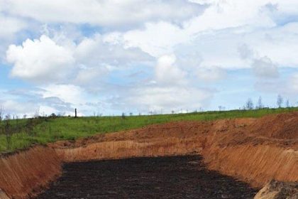 Pertambangan batu bara di Desa Muai, Kecamatan Kembang Janggut, Kutai Kartanegara, diduga beroperasi tanpa izin.