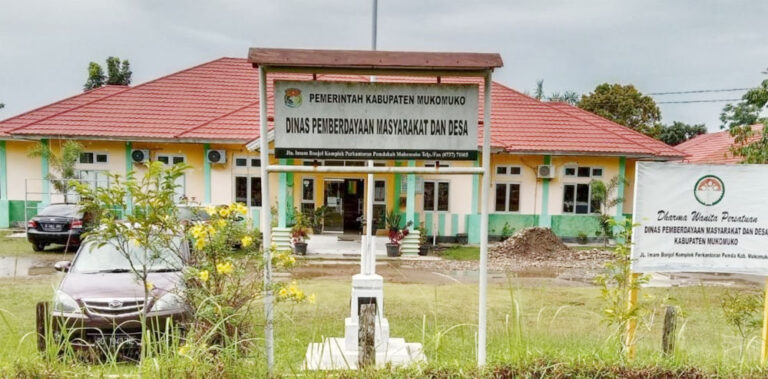 Kantor Dinas Pemberdayaan Masyarakat dan Desa di Mukomuko Sumber Foto: Dok.klikindonesia.co.id