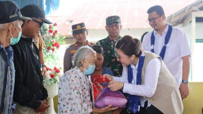 Bupati Poso Bagikan Pangan di Desa, Sumber Foto: Istimewa