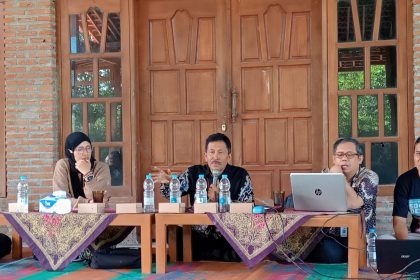 Koordinator Wilayah Pusat Kemendes PDTT memberikan arahan kepada para pendamping desa. Sumber: Dokumentasi Koordinator Nasional TPP (Ahmad Fais)