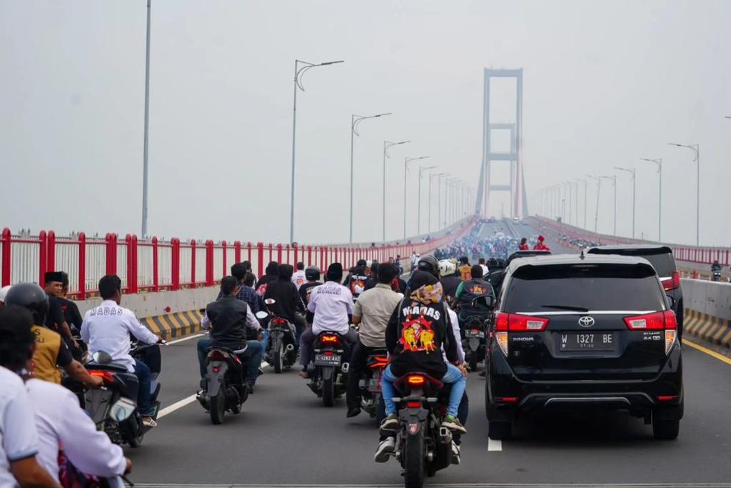 Suasana Toron di Suramadu. Sumber; Twitter/ Sahabatsaber