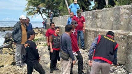Kejari Banggai Klarifikasi Lapangan Proyek Talud Desa Gorontalo