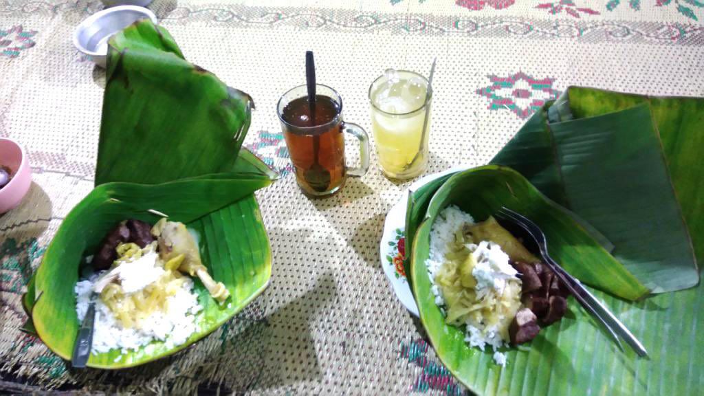 Nasi Liwet Solo, Kuliner Bersejarah dan Kaya Cita Rasa Nasi Liwet Solo, Kuliner Bersejarah dan Kaya Cita Rasa