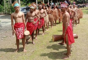 Upacara Adat Biak dalam perayaan jelang pernikahan. Sumber: Dok.Jubi