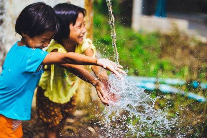 Membangun Indonesia dari Pinggiran, Menjamin Desa Layak Air Bersih.