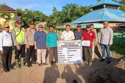 Pembangunan jalan usaha tani di Desa Sedang Sumber Foto: Dok. Jurnalsumatra.com