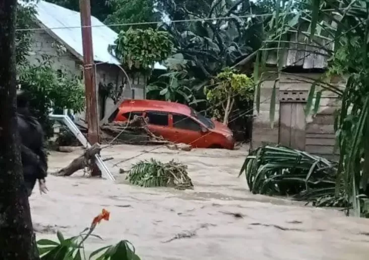 Foto Banjir Bandang Terjang Dua Desa di Parimo, Sumber foto: Istimewa