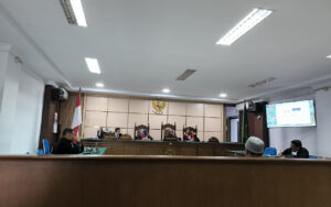 Sidang putusan tipikor Pj Kades Suak Kemudei di Pengadilan Tipikor Banda Aceh. Sumber Foto: Dok habaaceh.com