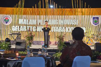Abdul Halim memberikan sambutan dalam gelaran TTG 2024 di Lombok. Sumber: Humas Kemendesa
