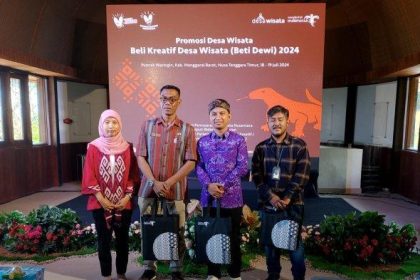 Foto bersama saat pembukaan kegiatan Beti Dewi yang diselenggarakan Kemenparekraf di Puncak Waringin Labuan Bajo. Sumber foto : istimewa