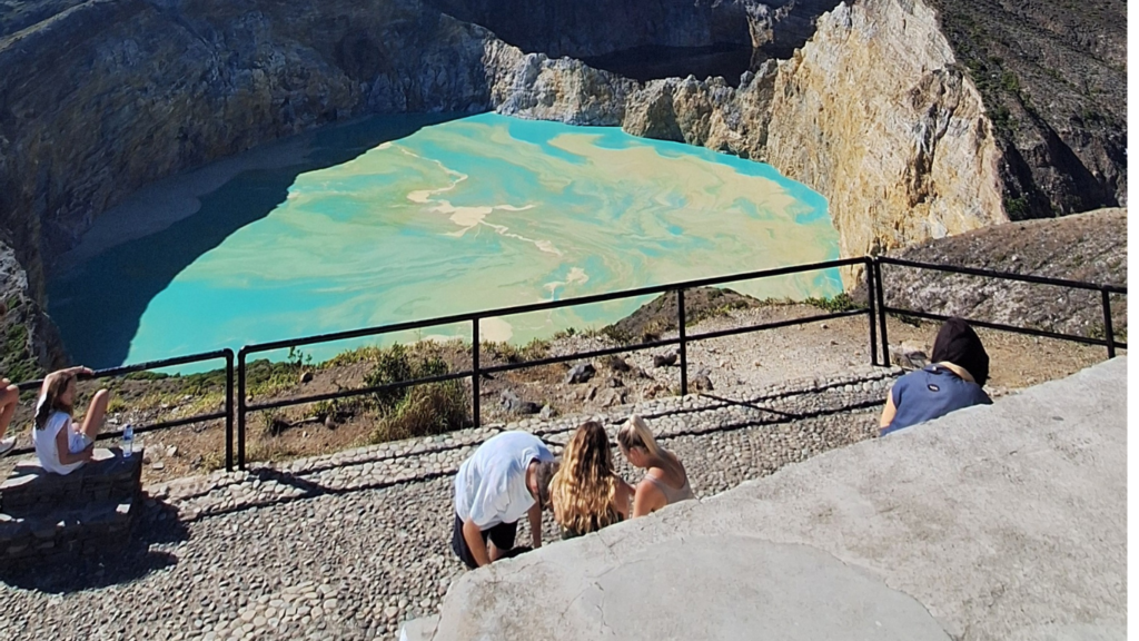 Tradisi Pati Ka Suku Lio dan Pesona Danau Kelimutu