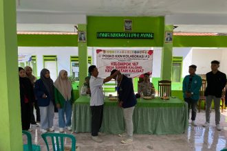 Kelompok KKN Posko 187 Sumber Kalong. Sumber: dokumentasi kolomdesa.com.