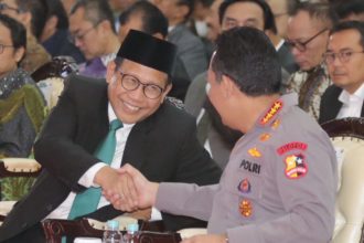Abdul Halim Iskandar (Mendes PDTT) dan dan Kapolri Jenderal Listyo Sigit Prabowo. Sumber foto: Humas Kemendes PDTT.