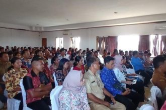 Pembukaan pelatihan peningkatan kualitas perencanaan ekonomi desa tahap II program TEKAD di hotel cendana sumba timur. Sumber Foto: pos-kupang
