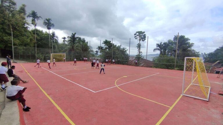 Lapangan olahraga Kampung Tanama, Distrik Pariwari, Kabupaten Fakfak. Sumber: Dok. RRI