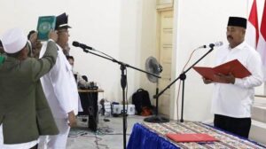 Bupati Kutai Kartanegara (Kukar) Edi Damansyah setelah melantik Pj Kepala Desa Persiapan Desa Sumber Rejo Saili, di BPU Desa Bangun Rejo Kecamatan Tenggarong Seberang.