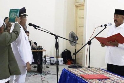 Bupati Kutai Kartanegara (Kukar) Edi Damansyah setelah melantik Pj Kepala Desa Persiapan Desa Sumber Rejo Saili, di BPU Desa Bangun Rejo Kecamatan Tenggarong Seberang.
